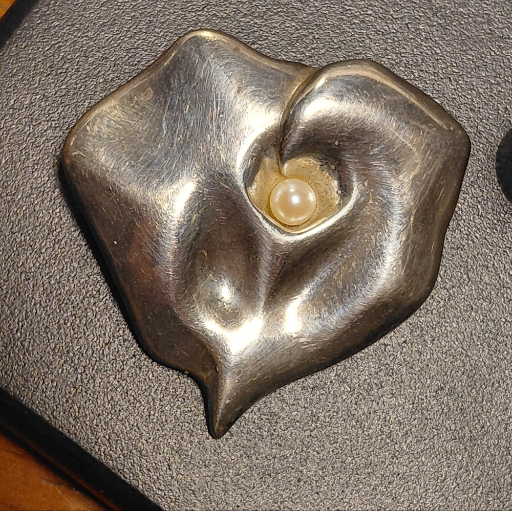 Georgia O'Keefe Calla Lily Brooch With Pearl From Museum Of Modern Art